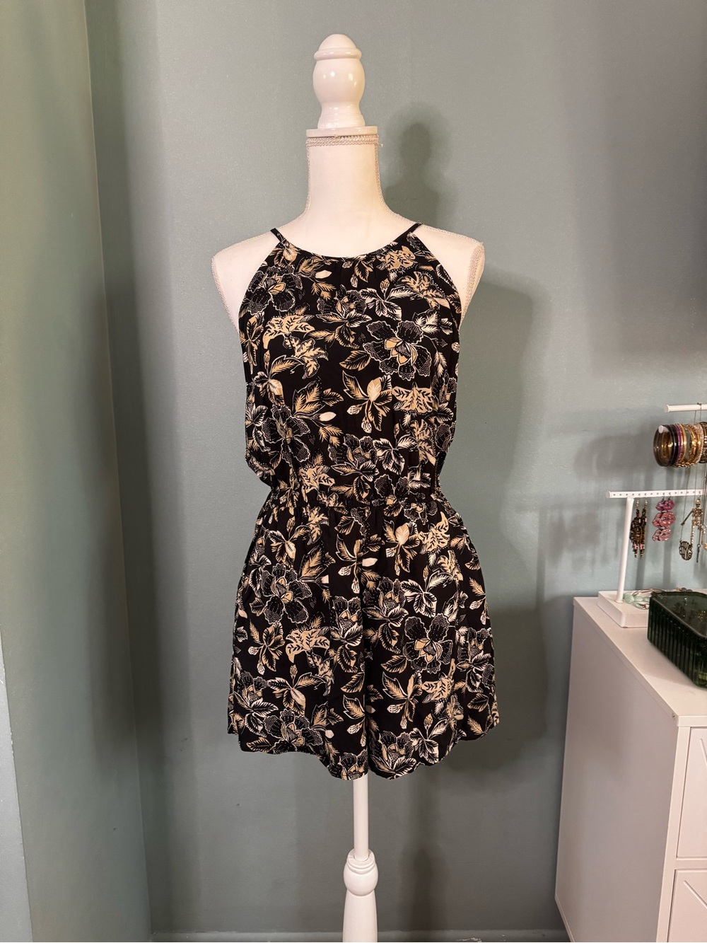 Old Navy Floral Halter Open Back Keyhole Black Neutral Small Romper